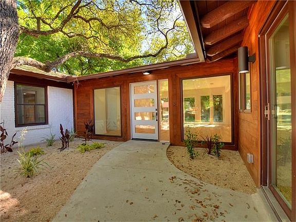 5th image of 2405 Wildgrove Dr