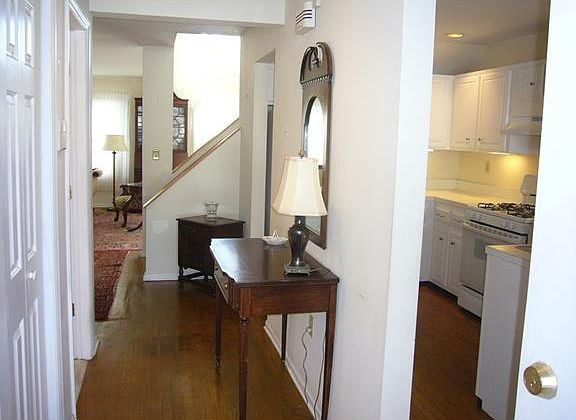 3rd image of 110 Winchester Dr