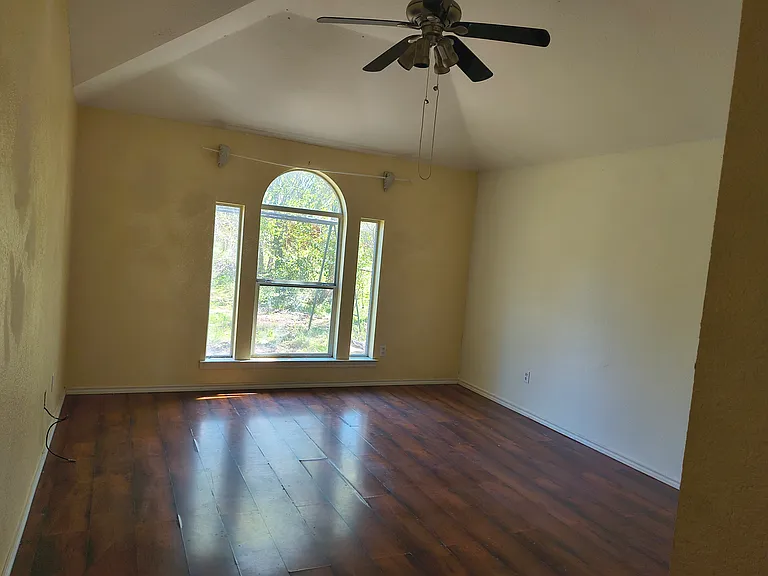 514 Power Dr — Photo 4