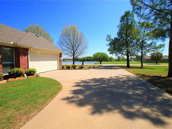 5th image of 111 Lakeside Dr