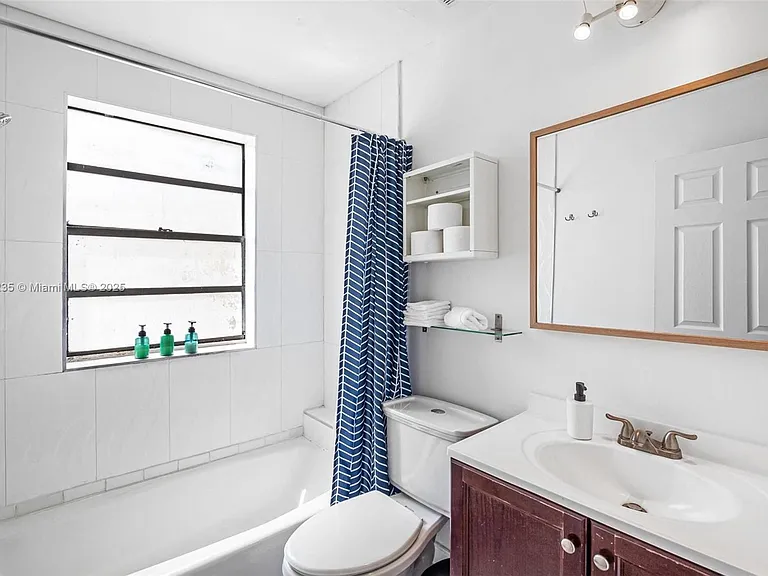 1428 SW 11th Ter — Photo 35