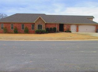 5044 Aberdeen Rd, Jonesboro, AR 72405