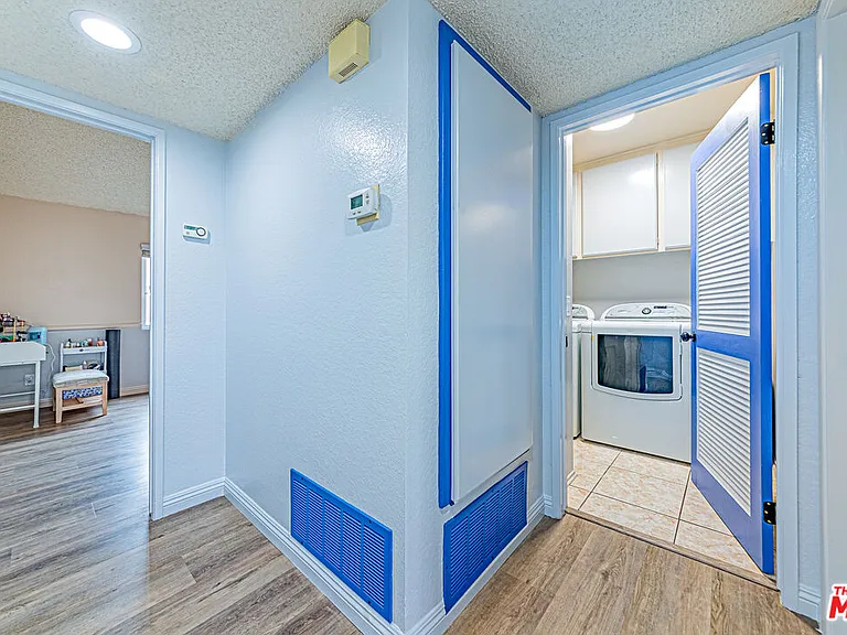 14742 Pioneer Blvd — Photo 17