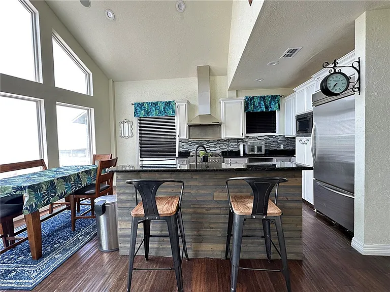 130 Causeway St — Photo 21