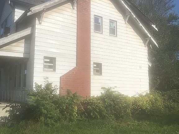 3rd image of 1963 W Buena Vista St