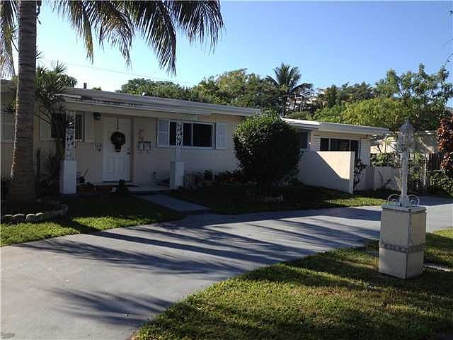 1st image of 1860 Alamanda Dr