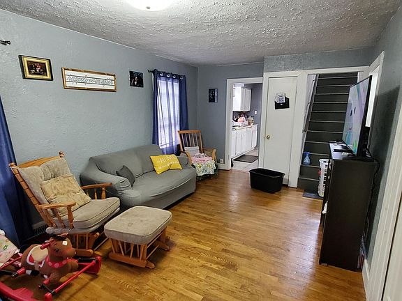 5th image of 320 Wentworth Ave