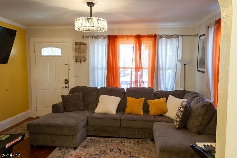3 bed, 1.5 bath, $2,950 — Photo 3