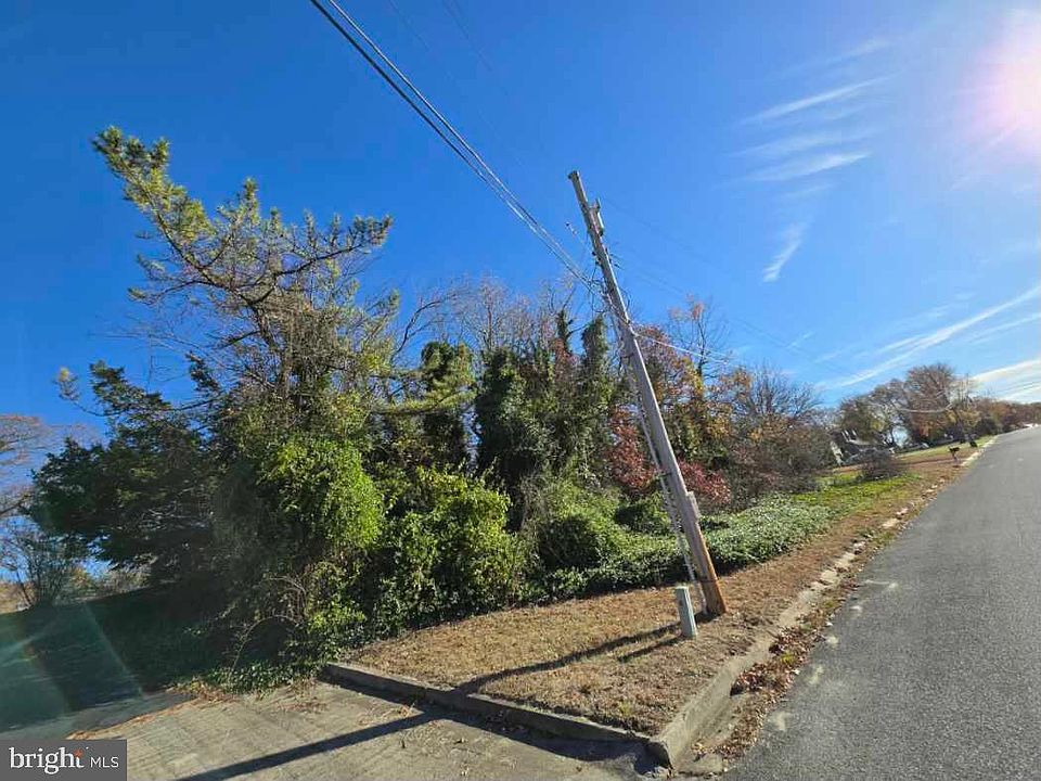 2nd image of 25 Oak Dr