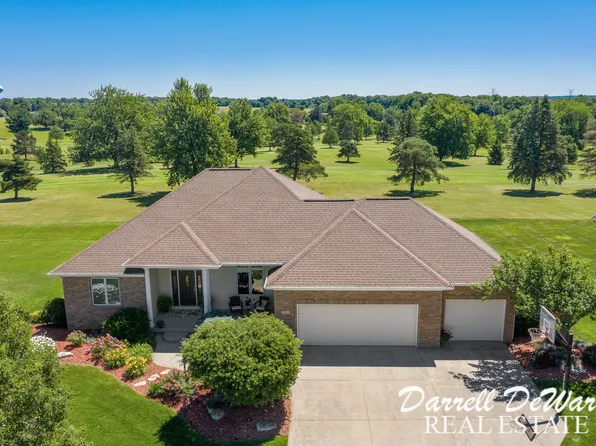 7844 Green Links Dr SE, Caledonia, MI 49316