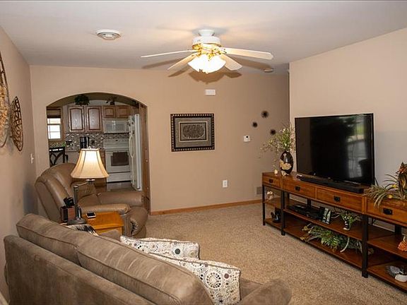 3rd image of 817 Ryan Ln #6