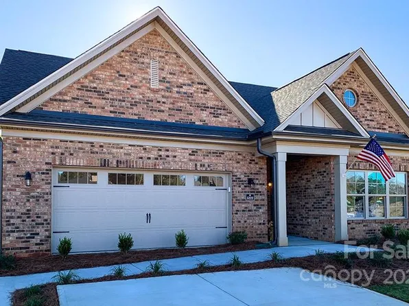 604 Piazza Pl #25, Cramerton, NC 28032