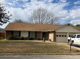 2204 Shady Park Dr, Arlington, TX 76013