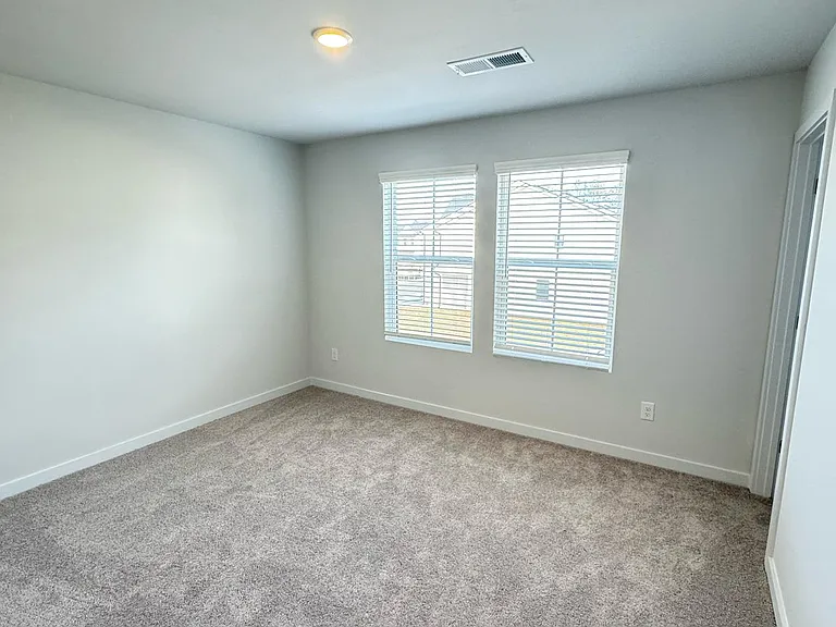 2020 Underwood Dr — Photo 12