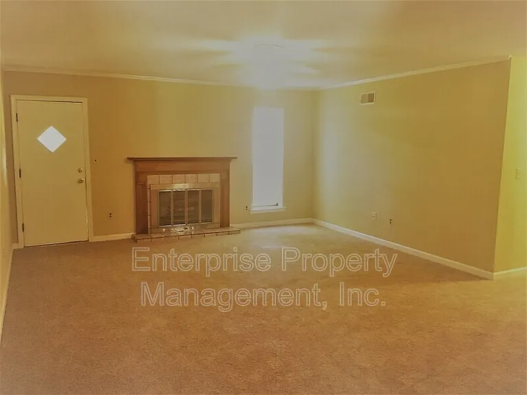 7019 Shadow Oaks Dr — Photo 16