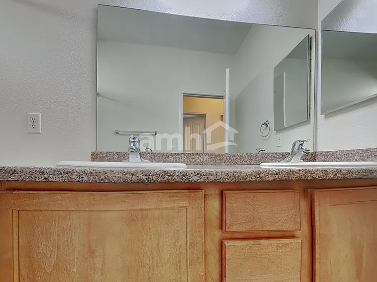 8928 Cambridge Glen Ct — Photo 17