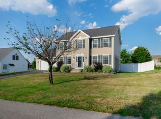 277 University Cir, Hooksett, NH 03106