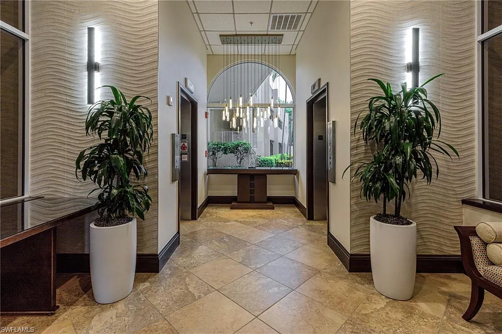 1 bed, 1.5 bath, 1325 sqft, $6,700 — Photo 2