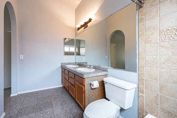 13808 S 36th Way — Photo 13