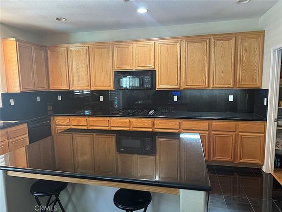 4th image of 12269 Bali St