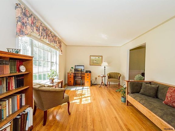 5th image of 52 Vichy Dr