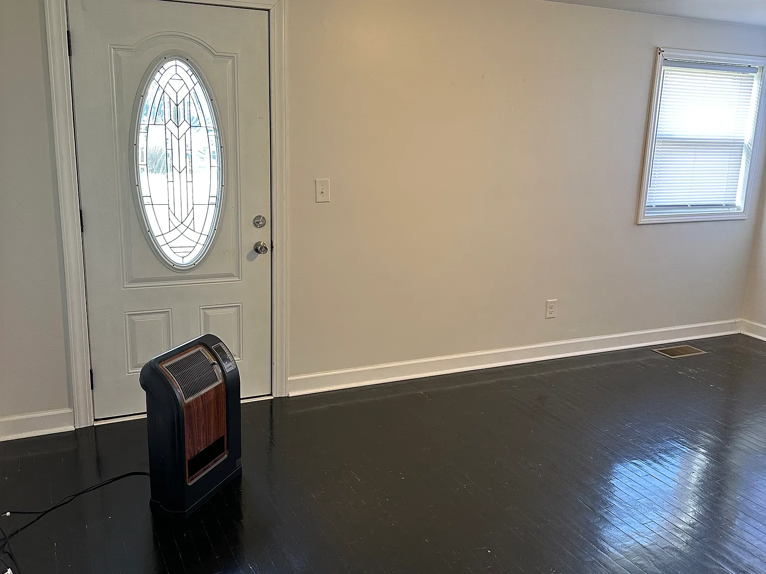 2 bed, 800 sqft, $1,275 — Photo 2