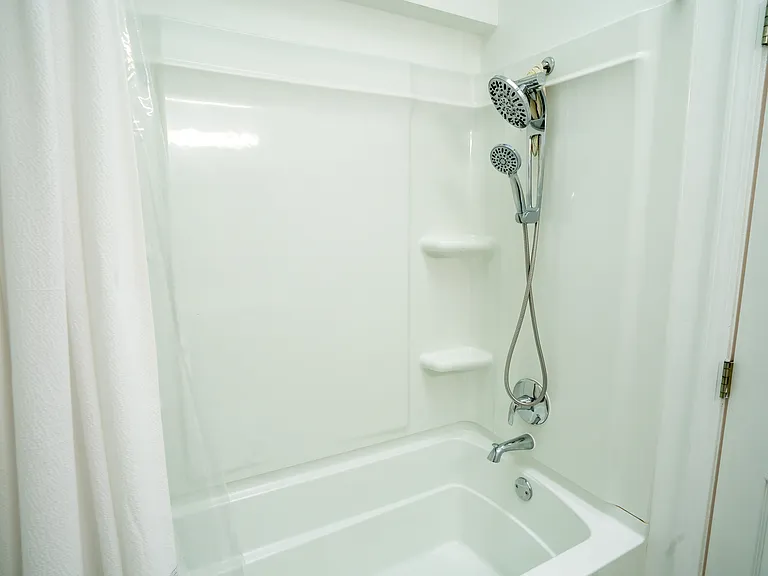 Upper level shower/tub