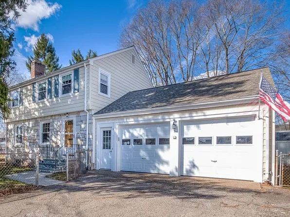 4 Hillside Rd, Dedham, MA 02026