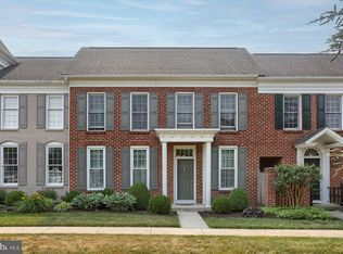 15 Devonshire Sq, Mechanicsburg, PA 17050