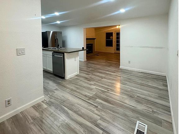 4th image of 13 Heath St