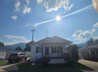 68 Strollers Ln, Waynesville, NC 28785