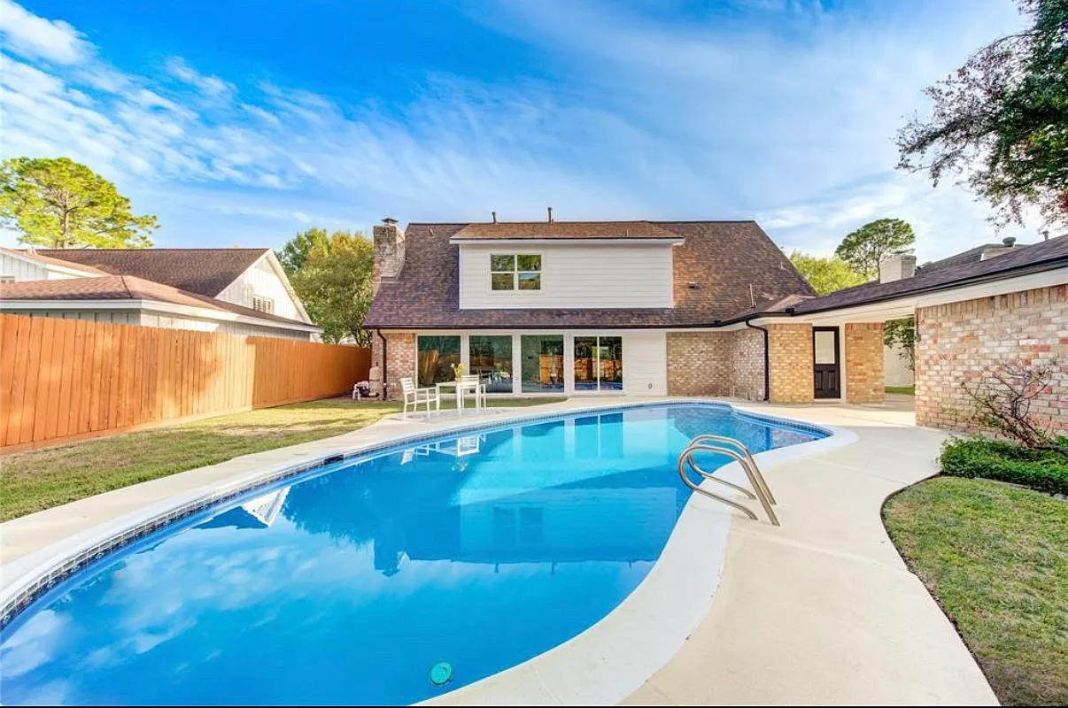 4 bed, 3.5 bath, 3025 sqft, $3,750 — Photo 1