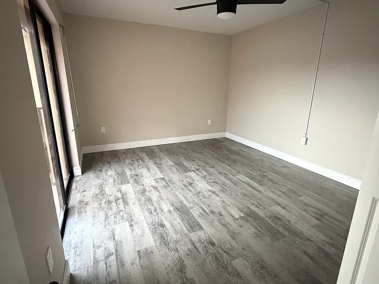 5245 Cedarbend Dr #4 — Photo 8
