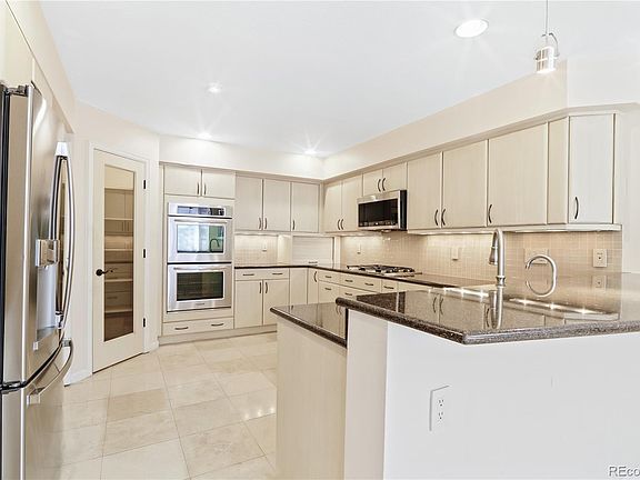 5th image of 400 S Steele Street #20