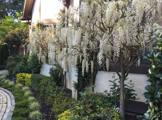 1 Ridge View Dr, Atherton, CA 94027