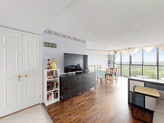 3rd image of 1230 Marlborough Ct W #1106