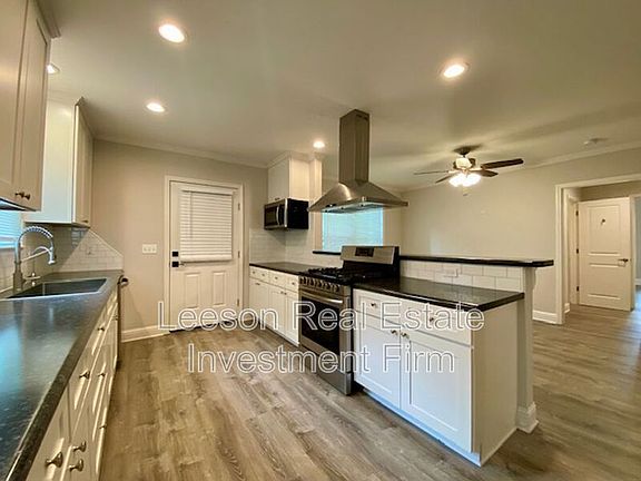 4th image of 2721 Fairfield Ave