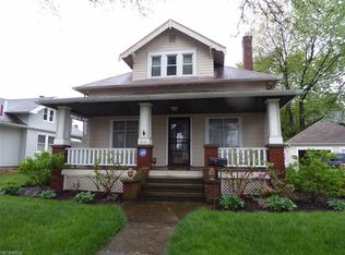 3828 Silsby Rd, Cleveland, OH 44111