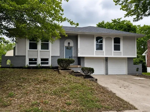 17008 E 2nd St S, Independence, MO 64056