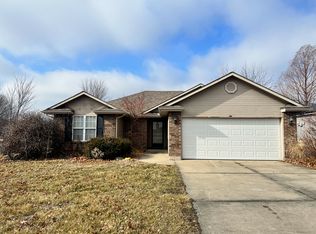 1202 Fox Run Dr, Warrensburg, MO 64093