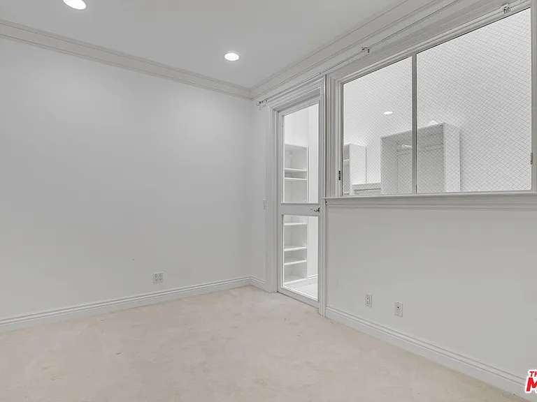132 S Maple Dr #201 — Photo 12