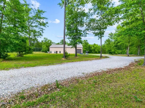 1942 Monterey Rd, Florence, MS 39073