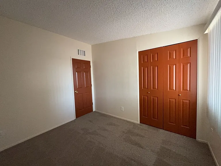 3733 Sparrow Dr — Photo 17