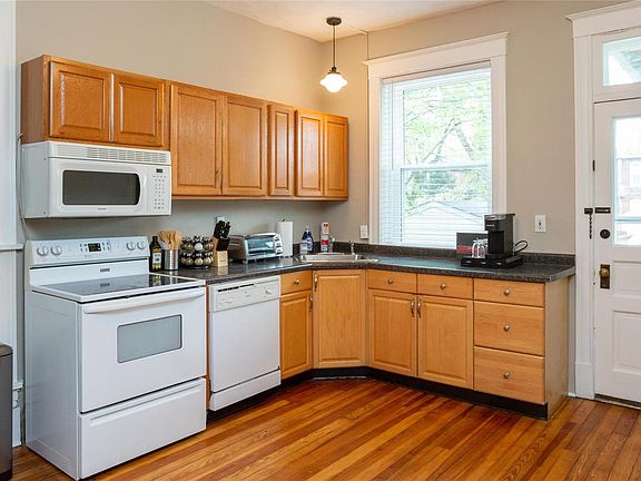 4th image of 3210 Halliday Ave