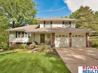 9330 Krug Ave, Omaha, NE 68124