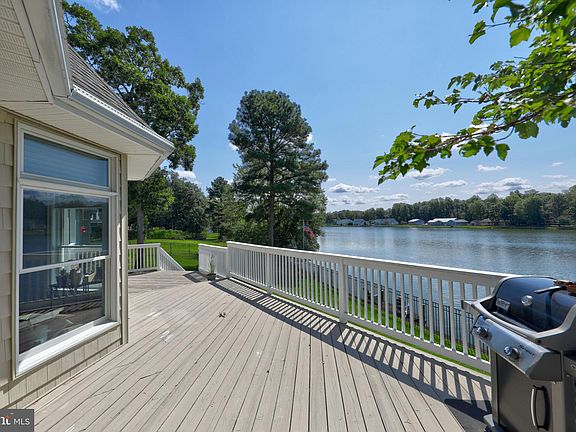 4th image of 23001 Springwood Cir