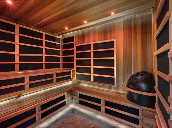 551 West 21st Street image 19 of 21