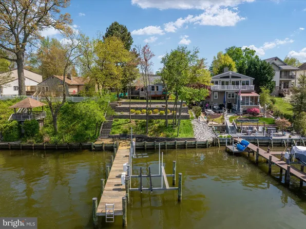 834 Riverside Dr, Pasadena, MD 21122