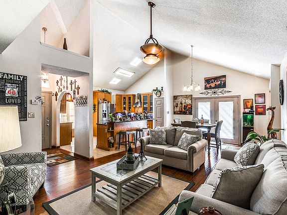 4th image of 505 Centennial Dr