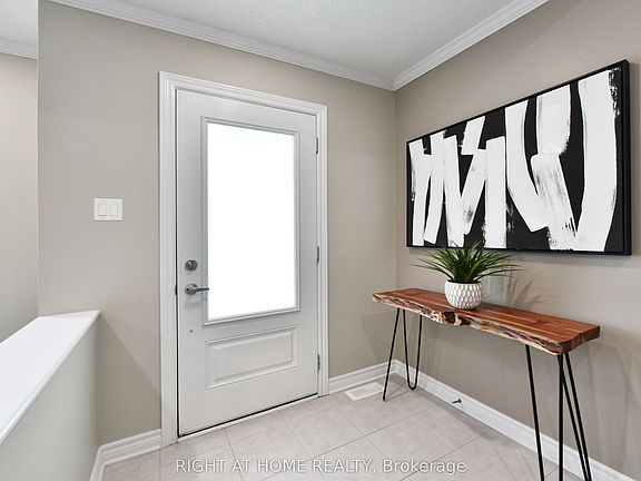 2nd image of 520 Silvertip Ln
